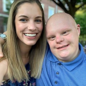 Meet your Posher, Caitlin